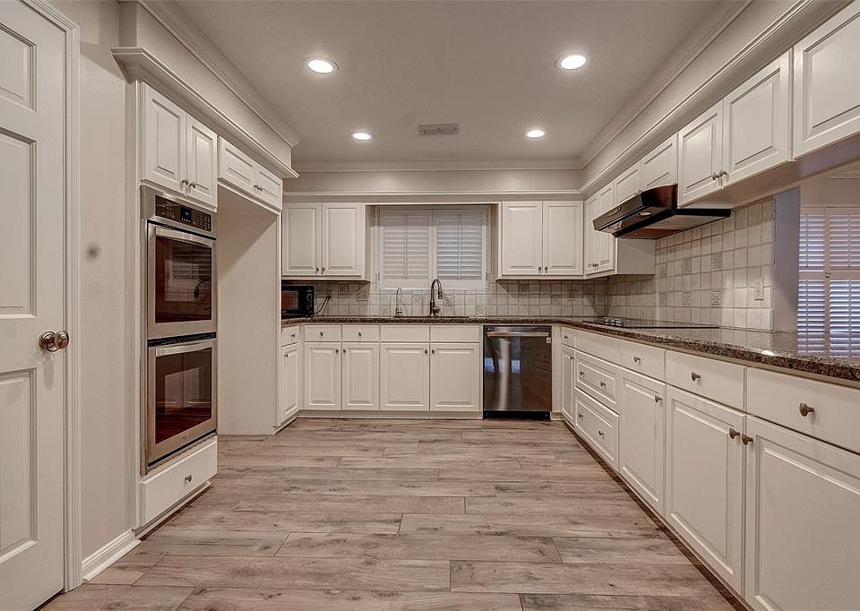 Beautifully renovated 3 bedroom, 2/1 bathroom located in the Energy Corridor. Home did NOT flood!