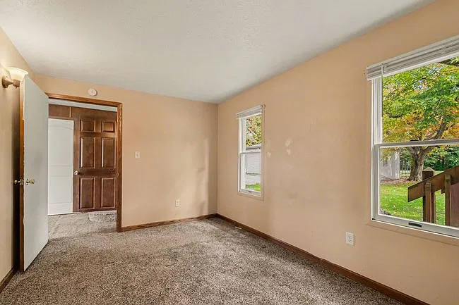 4 bed, 2200 sqft, $1,700 — Photo 3
