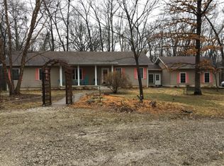 1167 Country Club Rd, Greenville, IL 62246