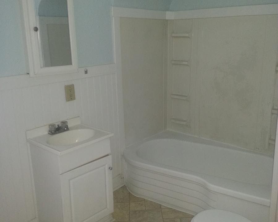 2nd image of 626 Euclid Ave