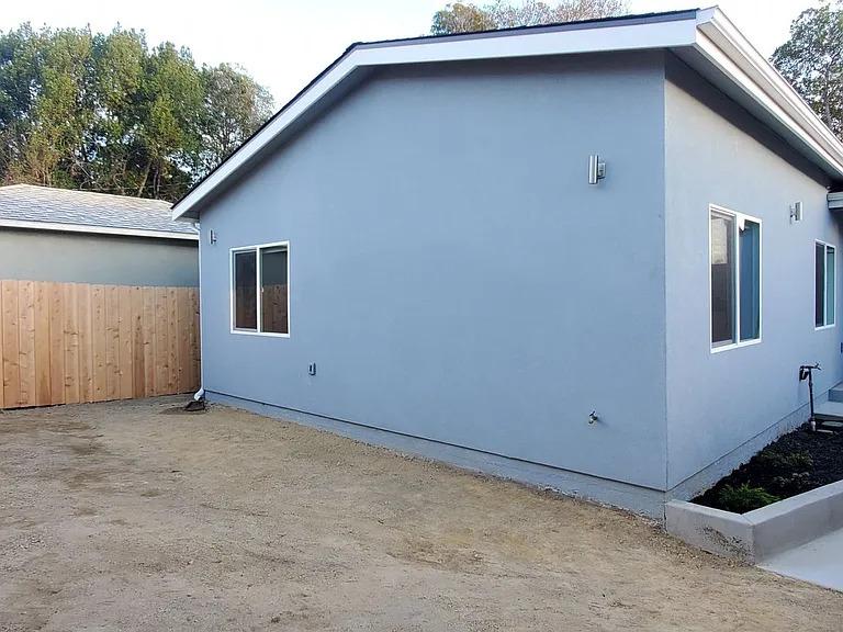 432 Grand Ave — Photo 3