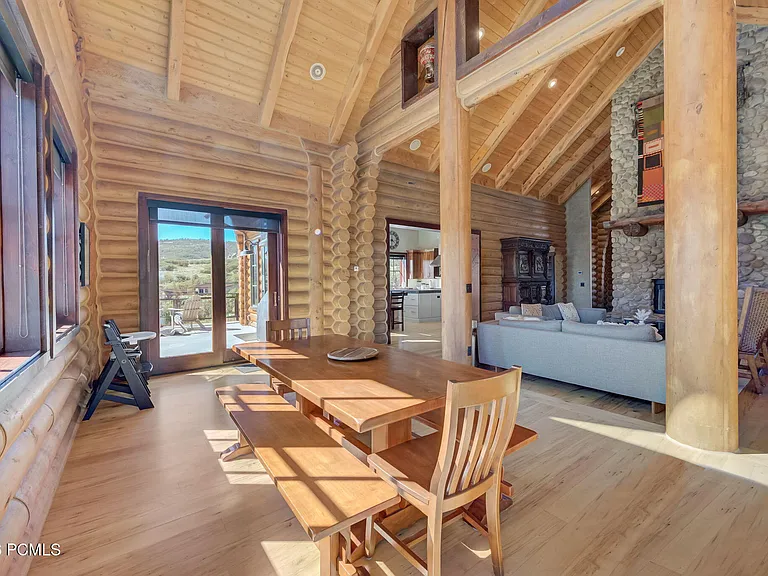715 Aspen Ln — Photo 13