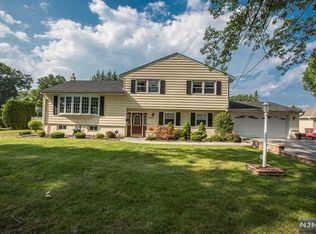 324 Beechwood Rd, Oradell, NJ 07649