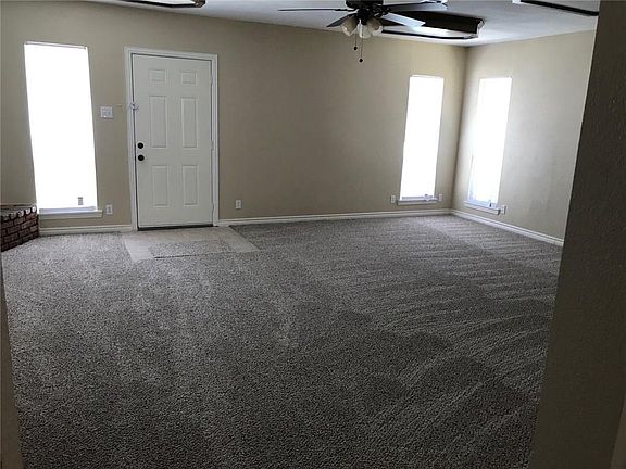 4th image of 1971 Oak Hill Cir
