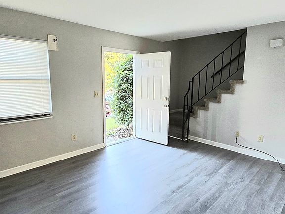 3rd image of 116 Arrowhead Dr #5