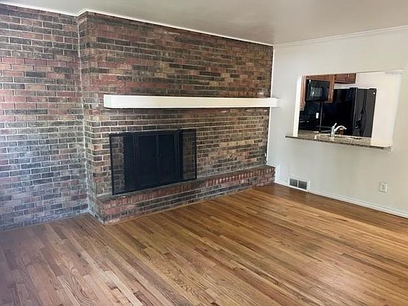 5th image of 155 Amelia Ave #208