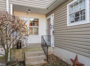 277 Stanton Ct, Glen Mills, PA 19342