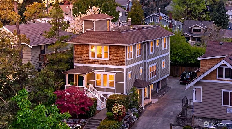 2nd image of 400 NE 50th Street