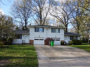 2055-2059 Bryn Mawr Dr, Stow, OH 44224