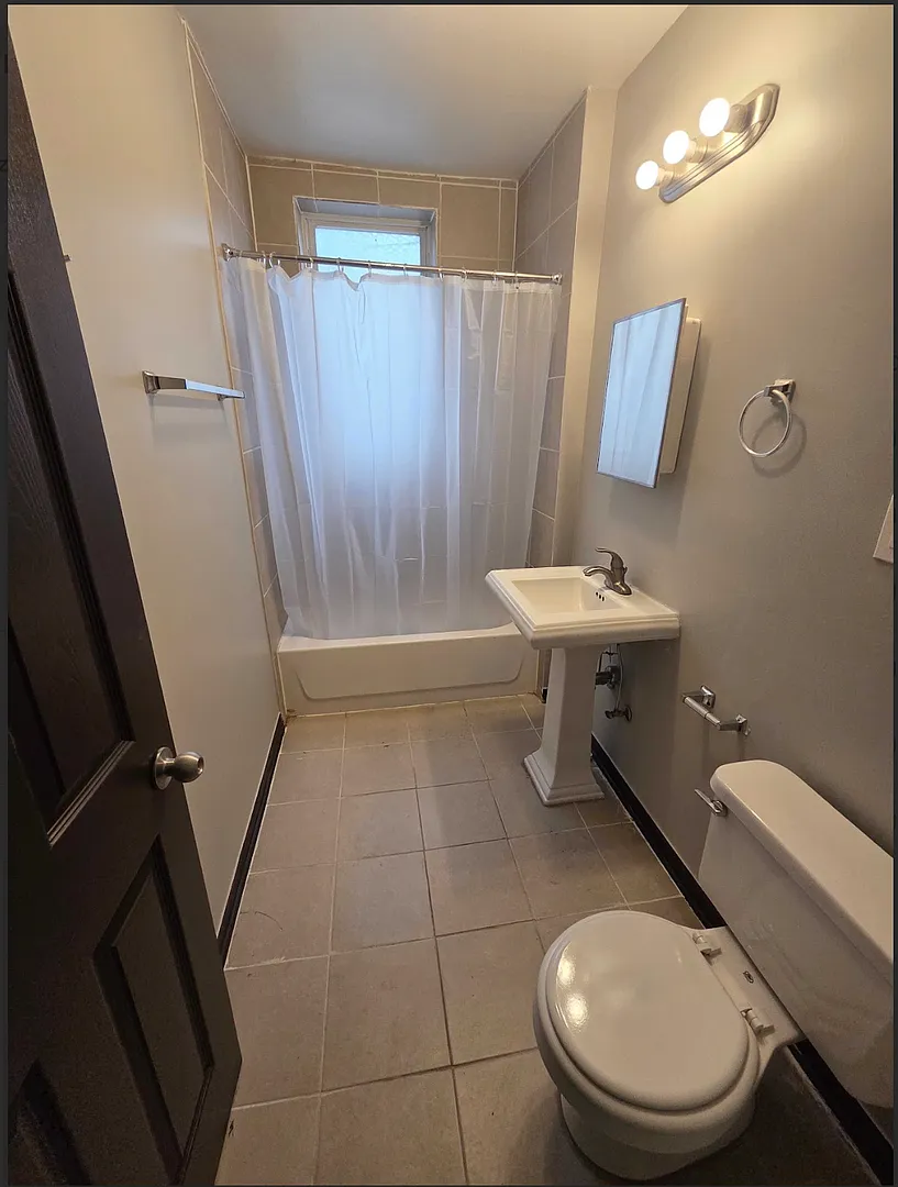 6714 S Prairie Ave — Photo 4
