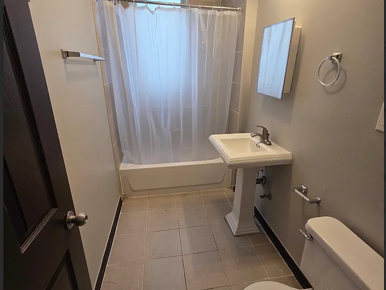 6714 S Prairie Ave — Photo 4