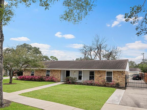3rd image of 7719 Highmeadow Dr