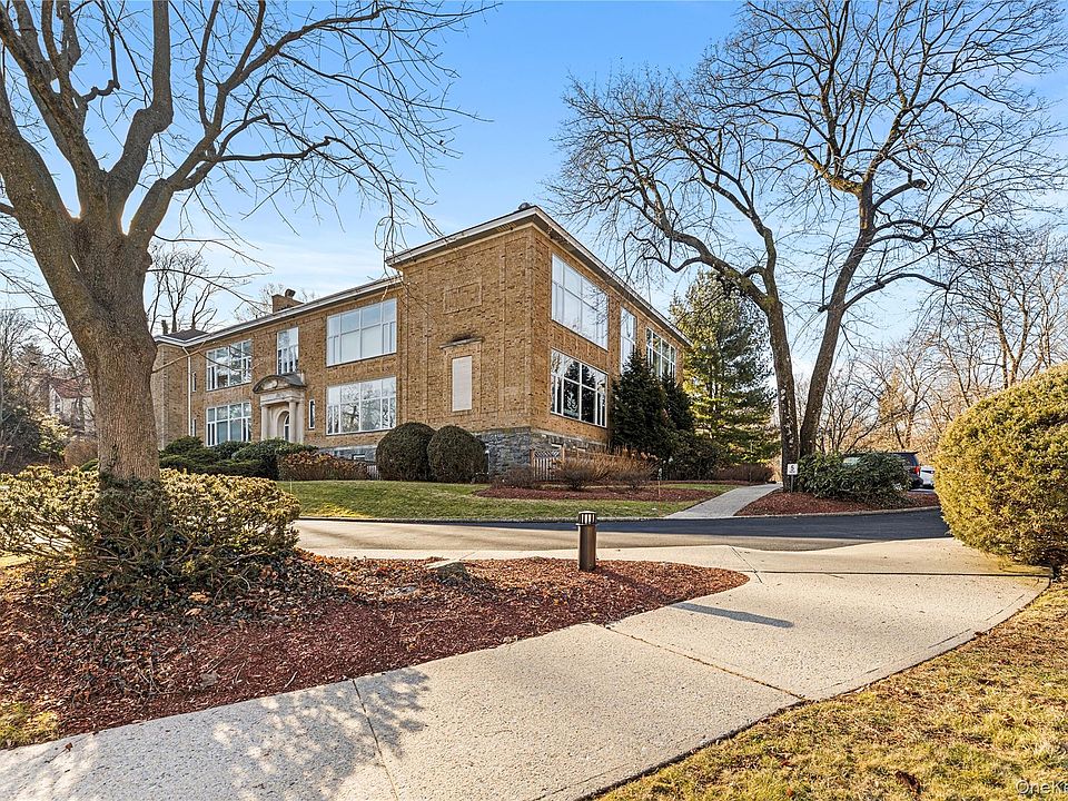 1st image of 520 Ashford Avenue #18