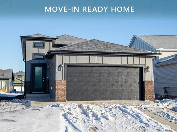 6742 Meadow View Dr S, Fargo, ND 58104
