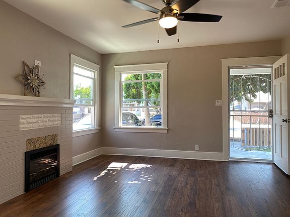 3rd image of 615 E Ave