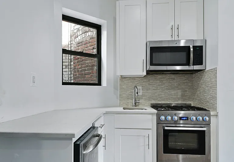 518 E 88th St #5A — Photo 4