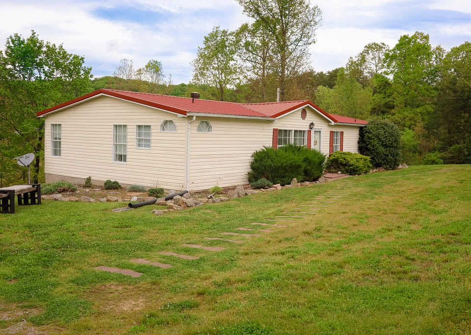 1st image of 126 Lake Dr