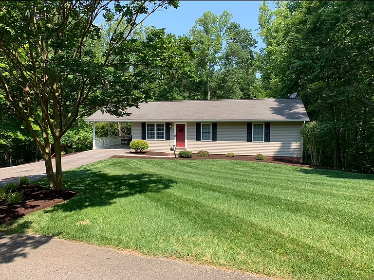 316 Carter Dr — Photo 1