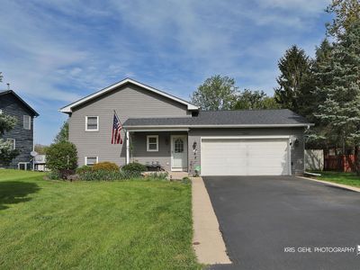 1204 Capri Ter, McHenry, IL, 60050
