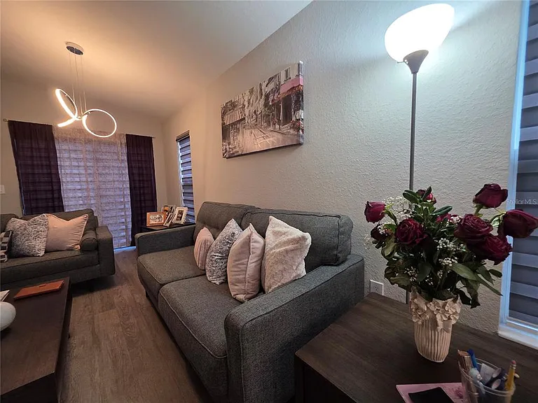 424 Capri Way — Photo 11