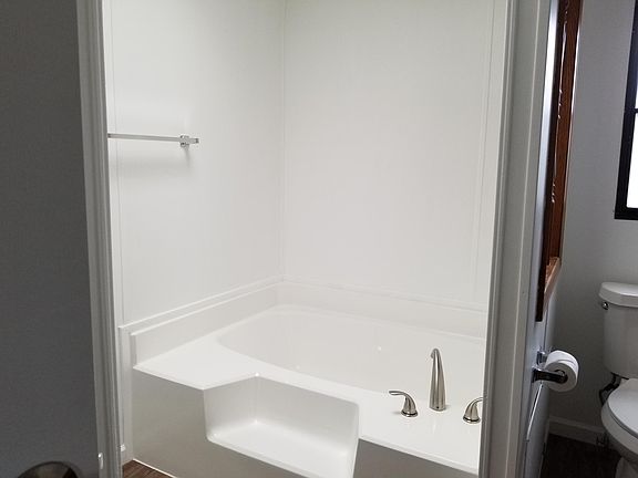 4th image of 1066 Helen Ct