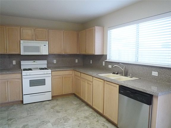 4th image of 1717 Lloydminister Way