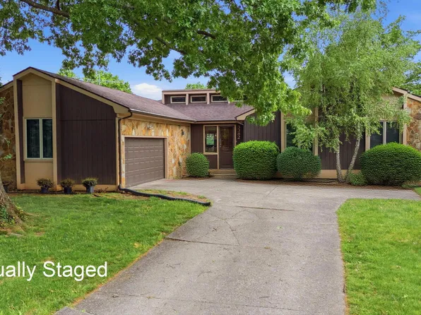 3382 Ridgecane Rd, Lexington, KY 40513