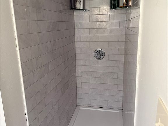 5th image of 3500 Scott Ln