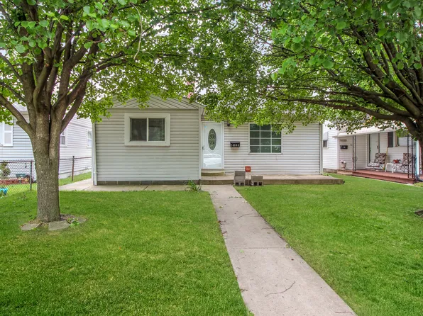 14044 S Manistee Ave, Burnham, IL 60633