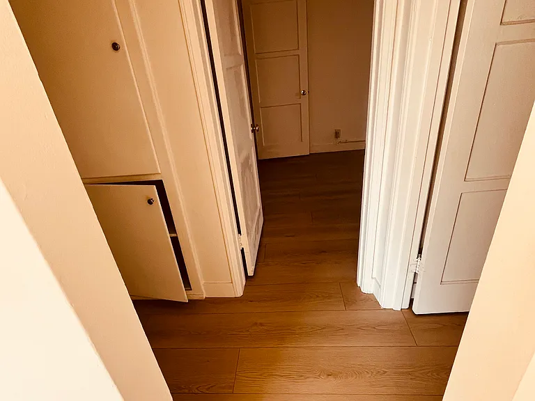 4415 Woodman Ave #4415 — Photo 8