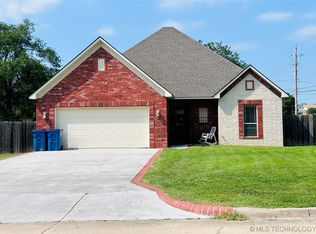 801 N 2nd St, McAlester, OK 74501