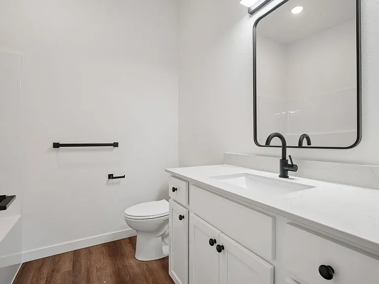 River Park Apartments — Photo 29