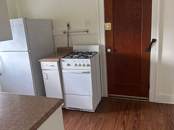 3rd image of 580 Colvin Ave APT 10