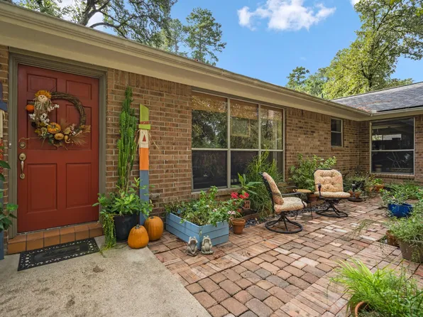 1925 Foxbriar Dr, Huntsville, TX 77340