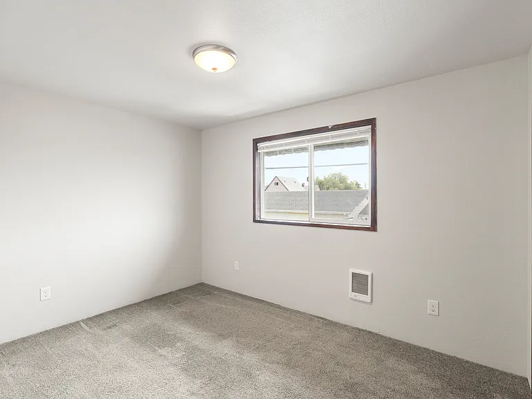 1111 W Market St #4 — Photo 12