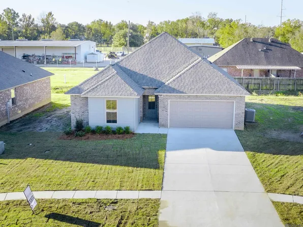 2479 Woodland Ct, Port Allen, LA 70767