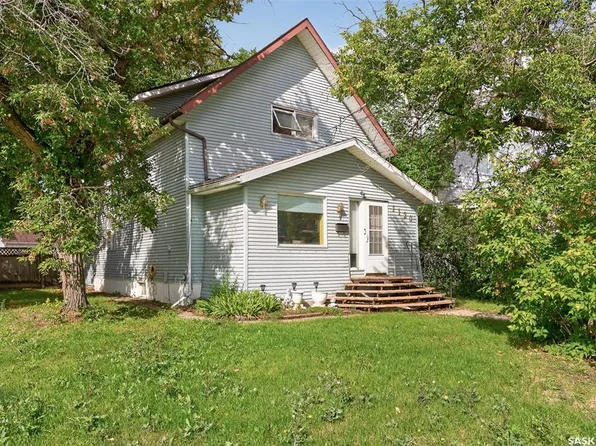 1120 Algoma AVENUE, Moose Jaw, SK S6H 3Z6