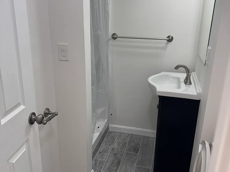 224 Hanover St #11 — Photo 24
