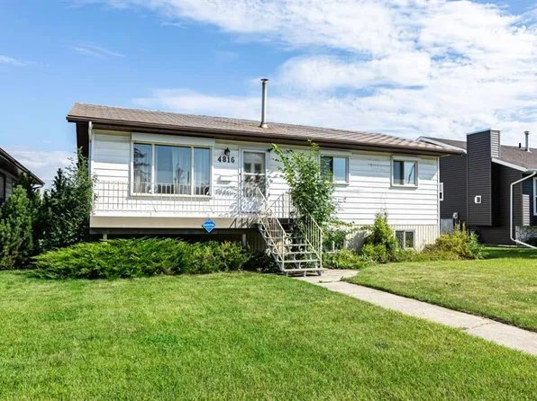 4816 S 44th St, Innisfail, AB T4G 1M7