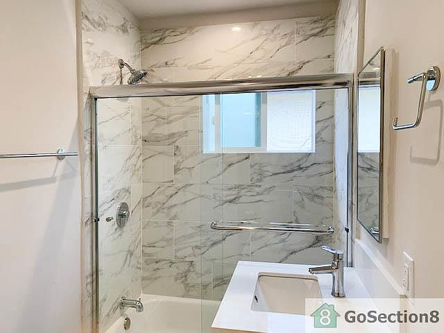 2nd image of 2922 Alsace Ave #2