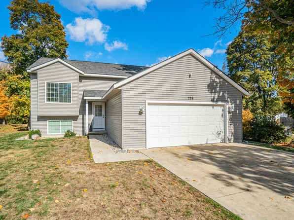 226 W Elm St, Wayland, MI 49348