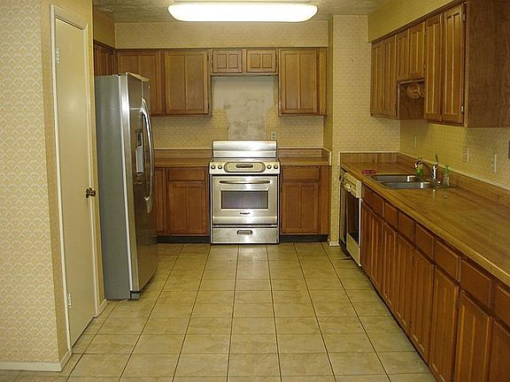 5th image of 8215 Stagewood Dr