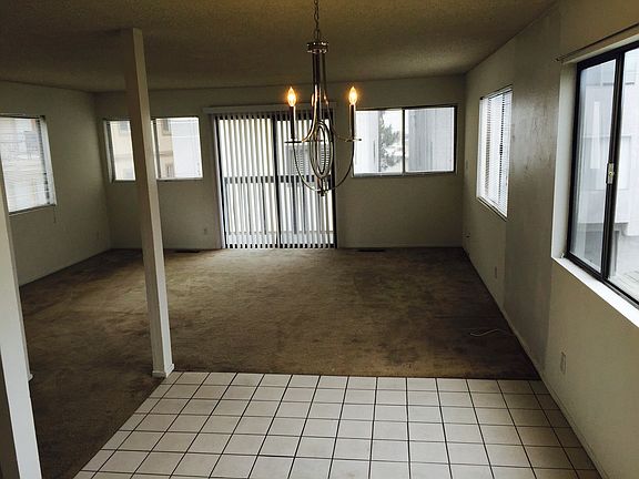 5th image of 831 Monterey Blvd