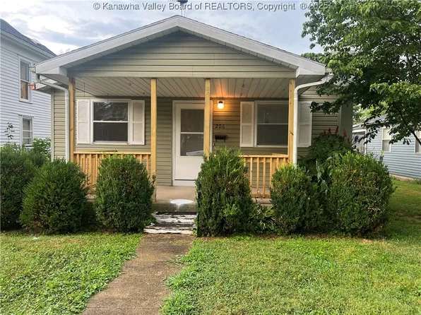 206 Wilson St, Ravenswood, WV 26164