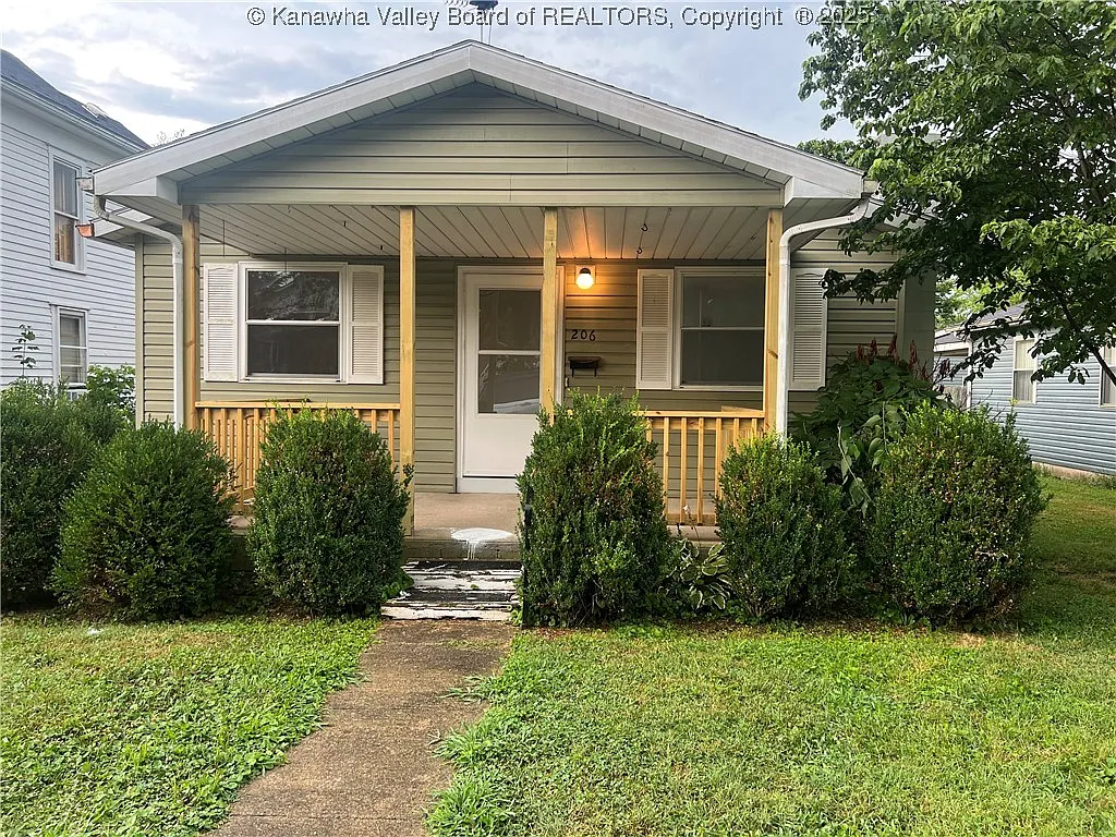 206 Wilson St photo 1