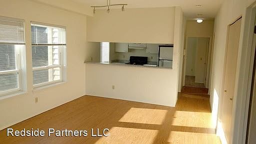 4th image of 1835 Queen Anne Ave N #102