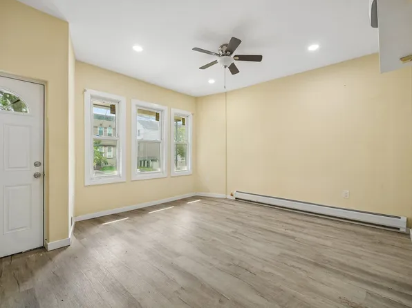181 W 4th St Floor 1, Bayonne, NJ 07002