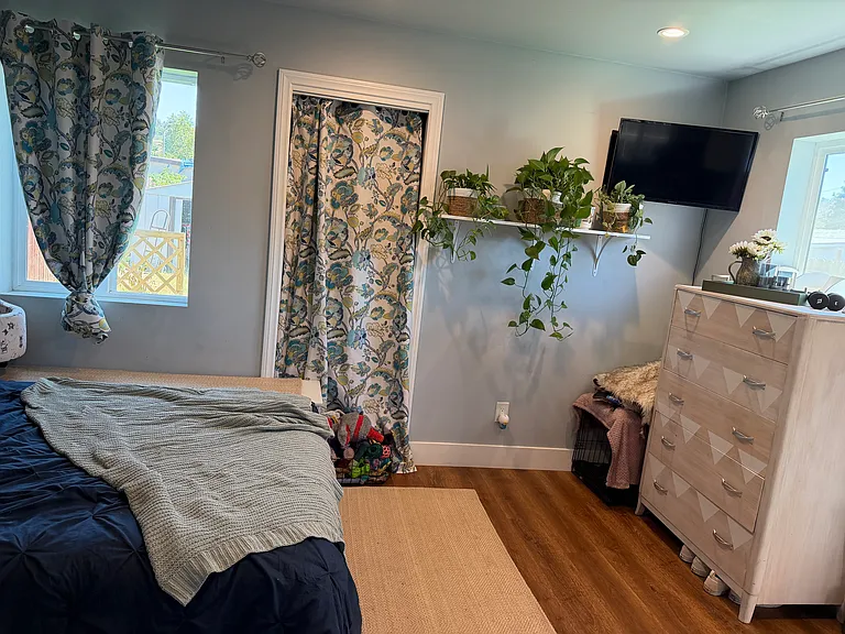 1063 S Magnolia Ave — Photo 3