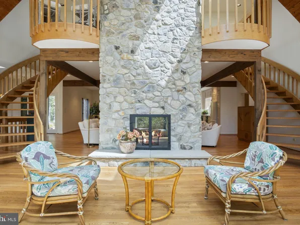 10534 Gambrill Park Rd, Frederick, MD 21702