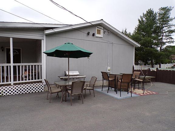 2nd image of 4 Arbutus Dr